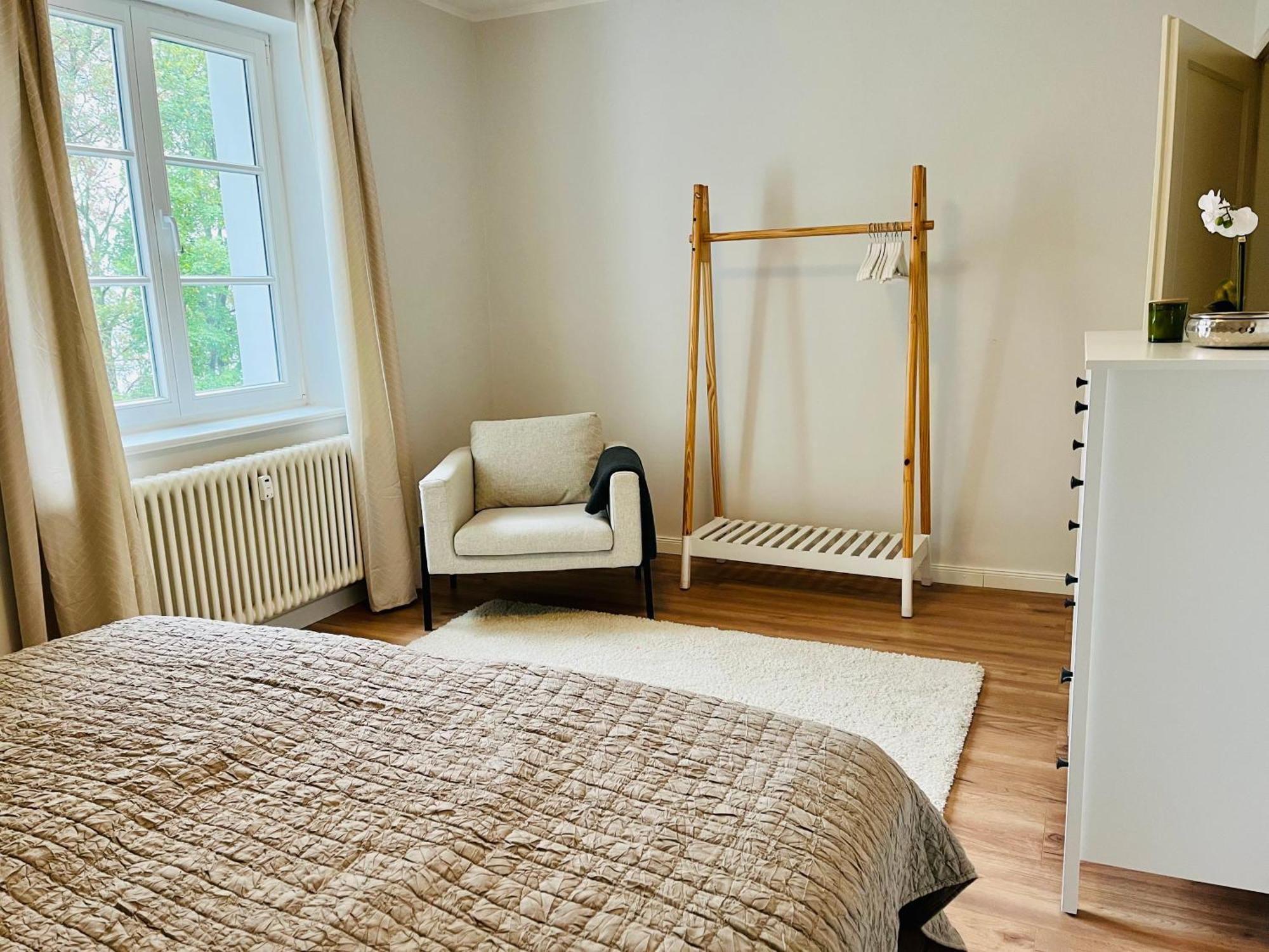 Traumwohnung Mit Stadthafen-Panorama! Zwei Schlafzimmer, Parkplatz Росток Екстер'єр фото